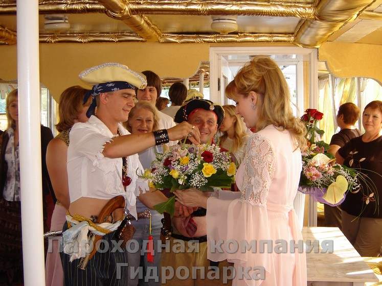 Теплохід для дня народжения в Києві